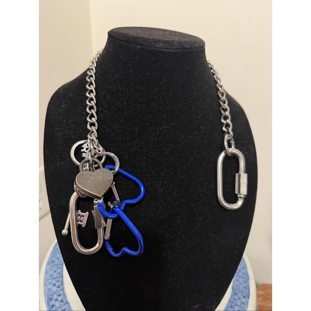 Free People  Key & Card Holder with Blue Carabiner Charm - Picture 4 of 6